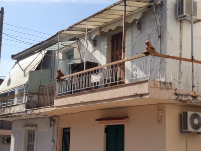 Τα λιονταράκια που φυλάνε ...Θερμοπύλες ...