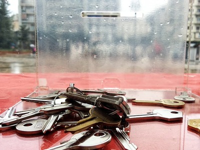 Πάτρα: "Κατέθεσαν"... τα κλειδιά των κλειστών καταστημάτων τους έμποροι της πόλης (photos- ΒΙΝΤΕΟ)