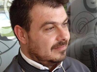 Τελικά μένει στο Facebook ο π. Χριστόφιλ...