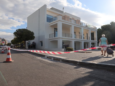 Γλυφάδα: Για να βρει ρούχα είχε μπει σε ...