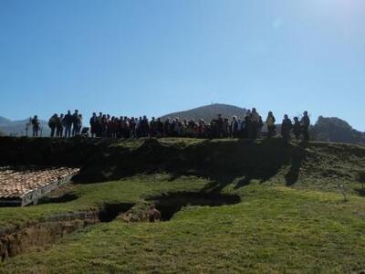 Οι Patrinistas με ξεναγό τον Λάζαρο Κολώ...