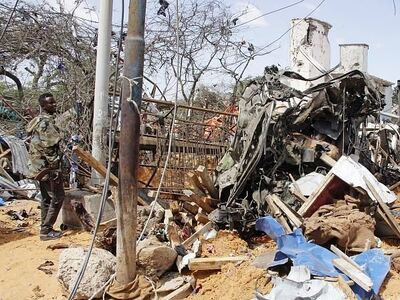 Mακελειό με δεκάδες νεκρούς στη Σομαλία