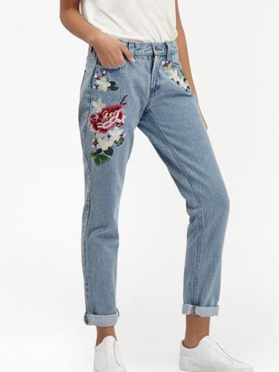 Παλιομοδίτικη γραμμή, ψηλή μέση, ανάγλυφ...