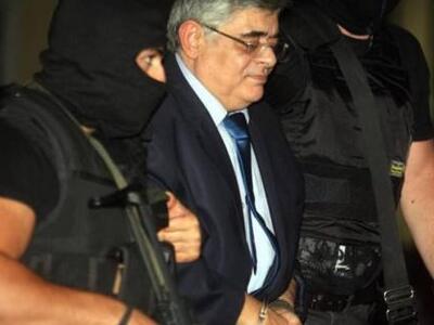 Ο Μιχαλολιάκος άρχισε τα μηνύματα από τη...