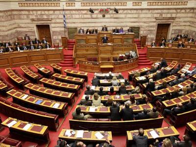 Τι είπαν Παπαρήγα- Καρατζαφέρης- Τσίπρας στη Βουλή