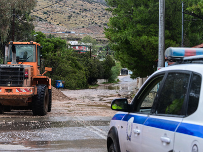 Πλημμύρες στην περιοχή της Νέας Περάμου ...