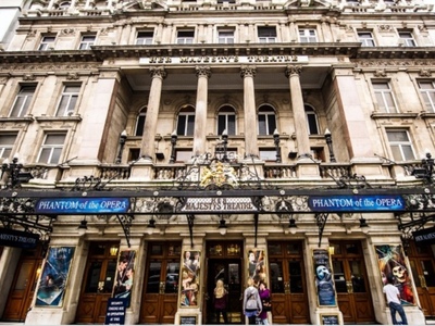 Her Majesty's Theatre με το Phantom of the Opera.