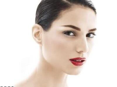 Η πατρινή καλονή  από την Αγία Τριάδα πο...