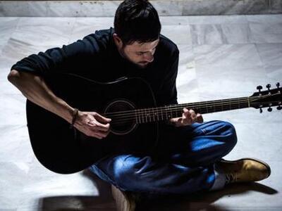 Ο πατρινός Πέτρος Πυλαρινός μας παρουσιά...