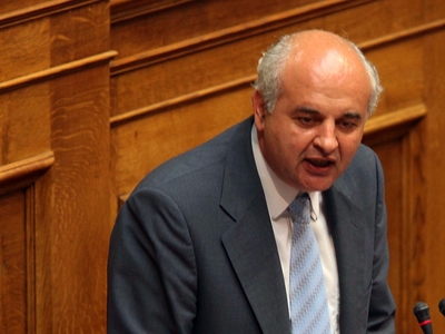 Έντονες κόντρες στην Βουλή για τον Καλλικράτη