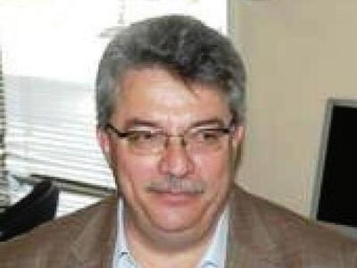 Ο Δημ. Πεφάνης με μουστάκι...