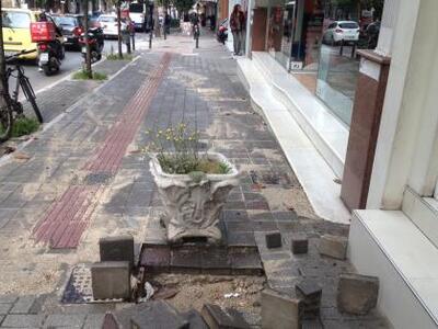 Πάτρα: Συντριβάνι σε πεζοδρόμιο της Γούν...