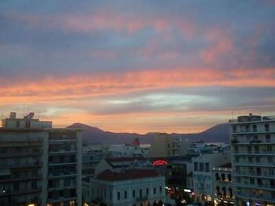 Πάτρα: Ηλιοβασίλεμα σαν... ζωγραφιά! Γέμ...