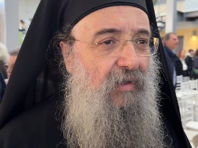 Ο μητροπολίτης Πατρών Χρυσόστομος επικαι...