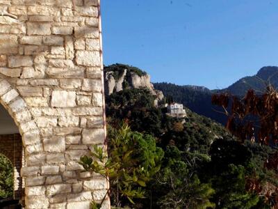 Καλάβρυτα: Φάρμακα, παιδικές τροφές ακόμ...