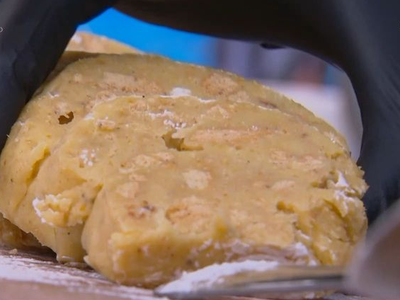 Η Φλορίντα Πετρουτσέλι μαγειρεύει ιταλικ...