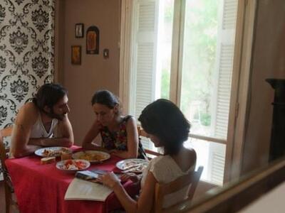 Σκηνή από το "Family tree" όπο...