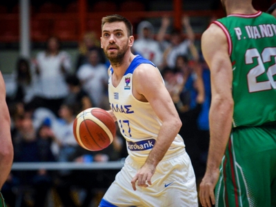 Με τέσσερις... συν έναν παίχτες του Προμ...