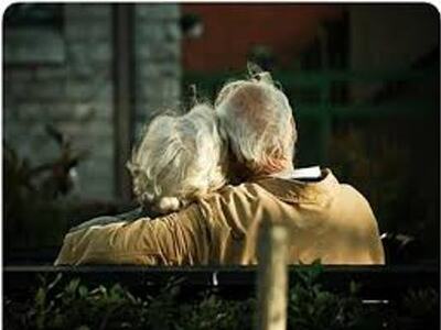 Κορωνοϊός: "Παρών" από παππούδ...