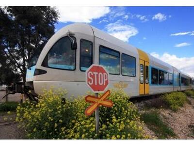 Εκπτώσεις στα σιδηροδρομικά εισιτήρια γι...