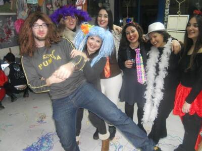 Πάτρα: Έκοψαν την πίτα τους ντυμένοι καρ...