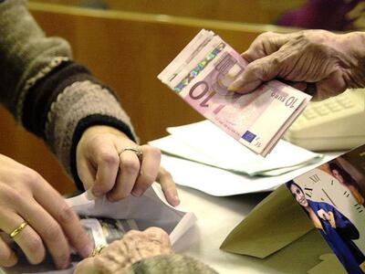 Παρά τα σκληρά μέτρα η ύφεση βαθαίνει