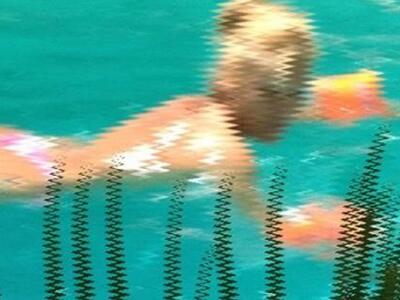 Ποια είναι η σέξι τραγουδίστρια που κολυ...