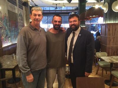 Ο πρωϊνός καφές του Υφυπουργού Αθλητισμο...