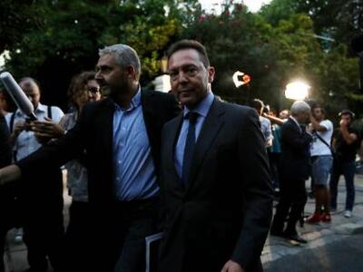 Κλεισμένος στο σπίτι ο Στουρνάρας