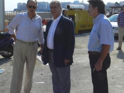 Εξελίσσεται το έργο του προσήνεμου μόλου...