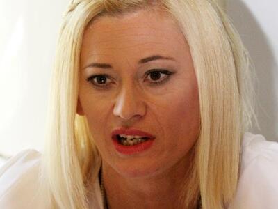 H Ραχήλ Μακρή κάνει στροφή στην καριέρα ...