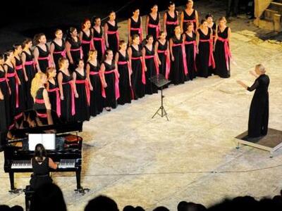 H συναυλία «Μάνος Χατζιδάκις. Τώρα» στο ...