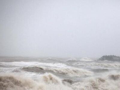 Νοτιάδες, καταιγίδες και λίγα χιόνια τη Δευτέρα