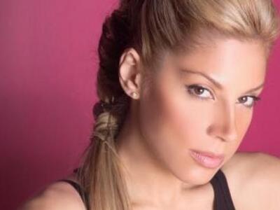 Η Μαριάντα Πιερίδη ξύρισε το κεφάλι της