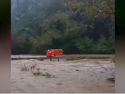 Σαρώνει ο «Byron»: Εγκλωβισμοί στη Λακων...