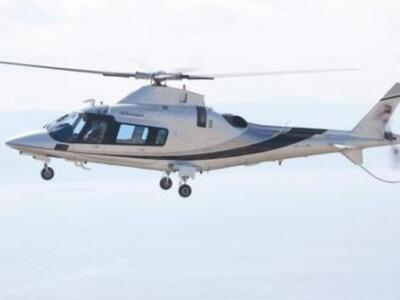 Ποια γνωστή Ελληνίδα πηγαίνει μ' ελικόπτ...