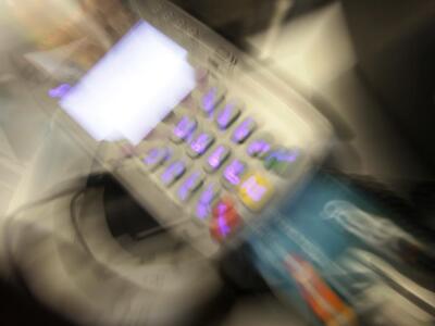 Έρχεται η πληρωμή με «πλαστικό χρήμα» στ...