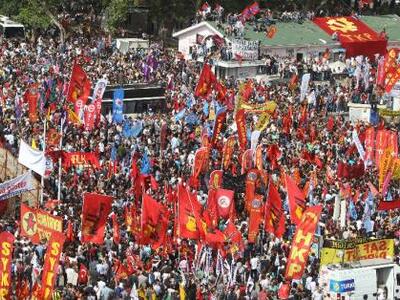 Αλληλεγγύη στον λαό της Τουρκίας από ΣΥΡ...