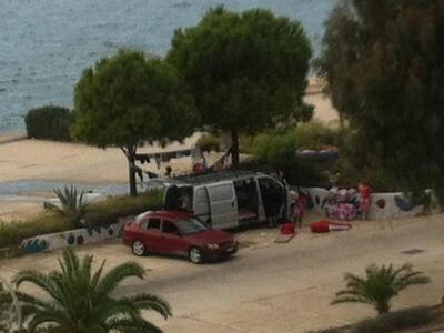 ΤΑ ΔΥΟ ΑΥΤΟΚΙΝΗΤΑ ΚΑΙ ΤΟ..ΝΟΙΚΟΚΥΡΙΟ