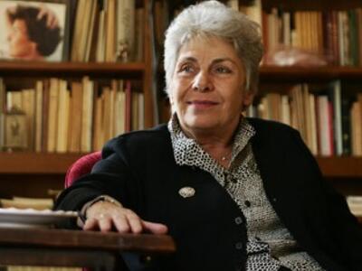 Η Κική Δημουλά για την ημέρα ποίησης κα...