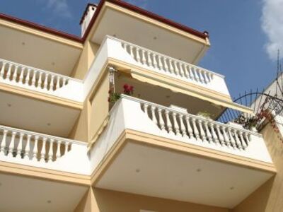 "Η έκτακτη εισφορά στραγγαλίζει την...