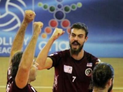 Παρελθόν και ο Νίκος Αγγελόπουλος από τη...