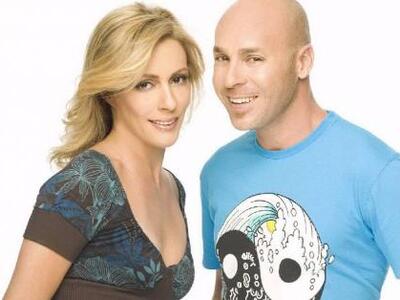 Οι παρουσιαστές του «Μένουμε Ελλάδα» απο...