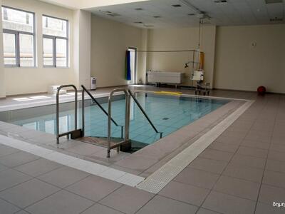 Η πισίνα όπου γίνεται υδροθεραπεία. Ο πυ...