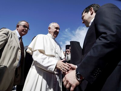Πάπας Φραγκίσκος: Ο Τσίπρας αξίζει Νόμπε...