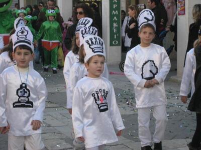 Αιγιάλεια: Χίλιοι τριακόσιοι μαθητές θα ...