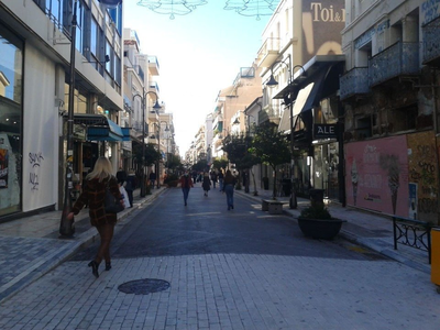 Πάτρα: 80 καταστήματα κατέβασαν ρολά! - ...