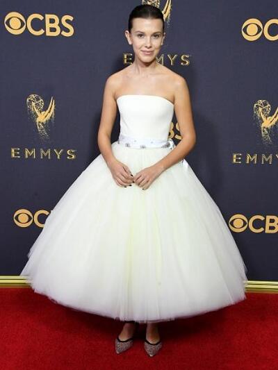 ΜΙΛΙ ΜΠΟΜΠΙ ΜΠΡΑΟΥΝ ΜΕ CALVIN KLEIN