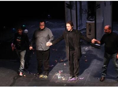 Δείτε φωτό από την χθεσινή λαμπερή πρεμι...