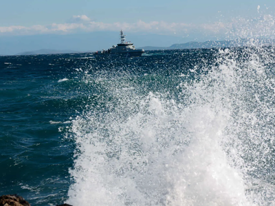 Ναυάγιο με μετανάστες ανάμεσα σε Εύβοια ...